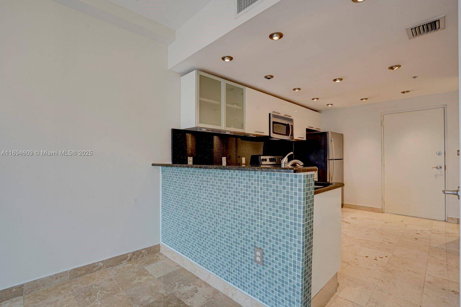 Miami, FL 33133,3339 Virginia St #340