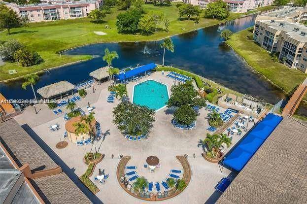 Sunrise, FL 33322,8435 Sunrise Lakes Blvd #104