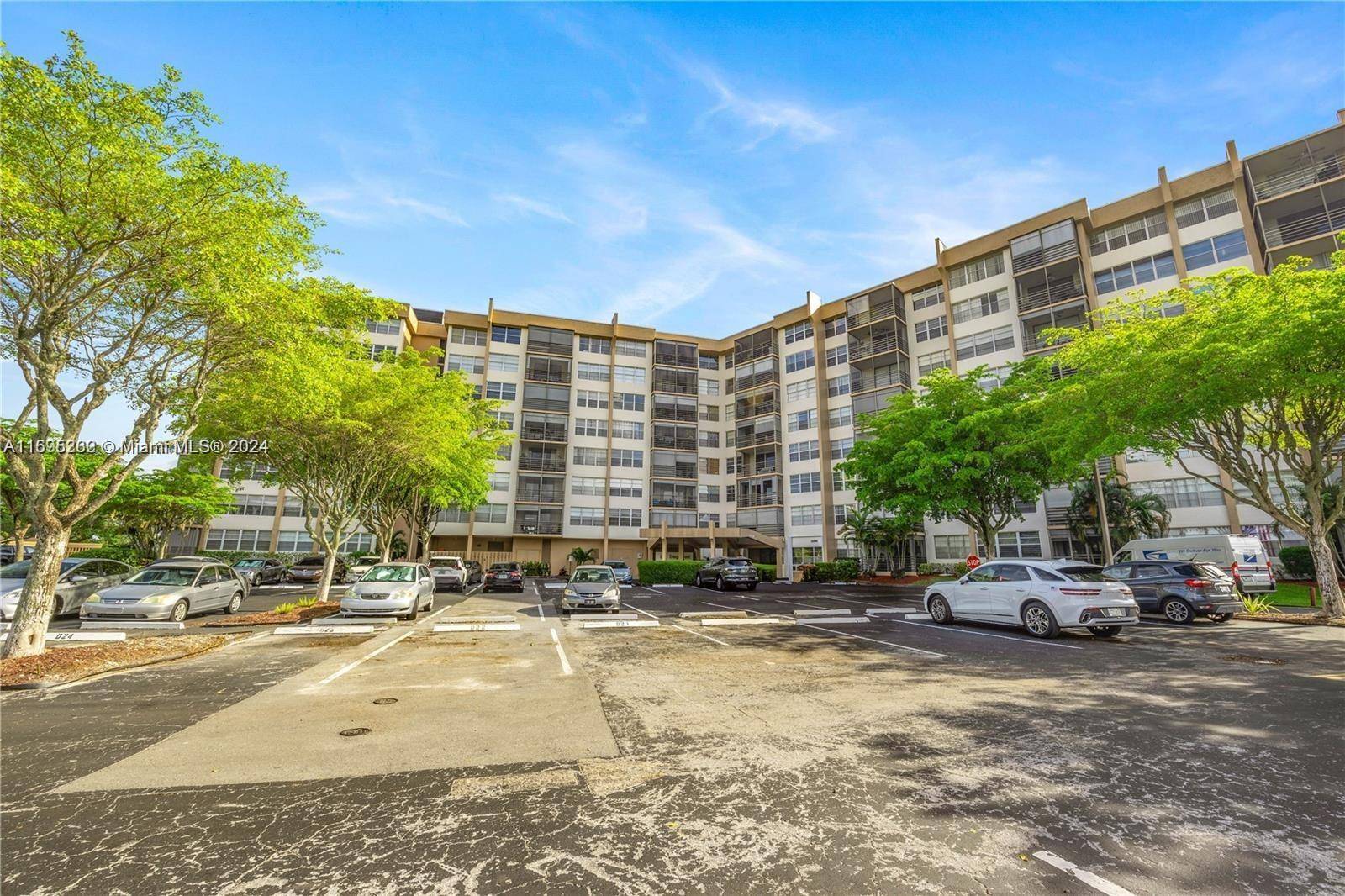 Pembroke Pines, FL 33026,1100 Saint Charles Pl #217