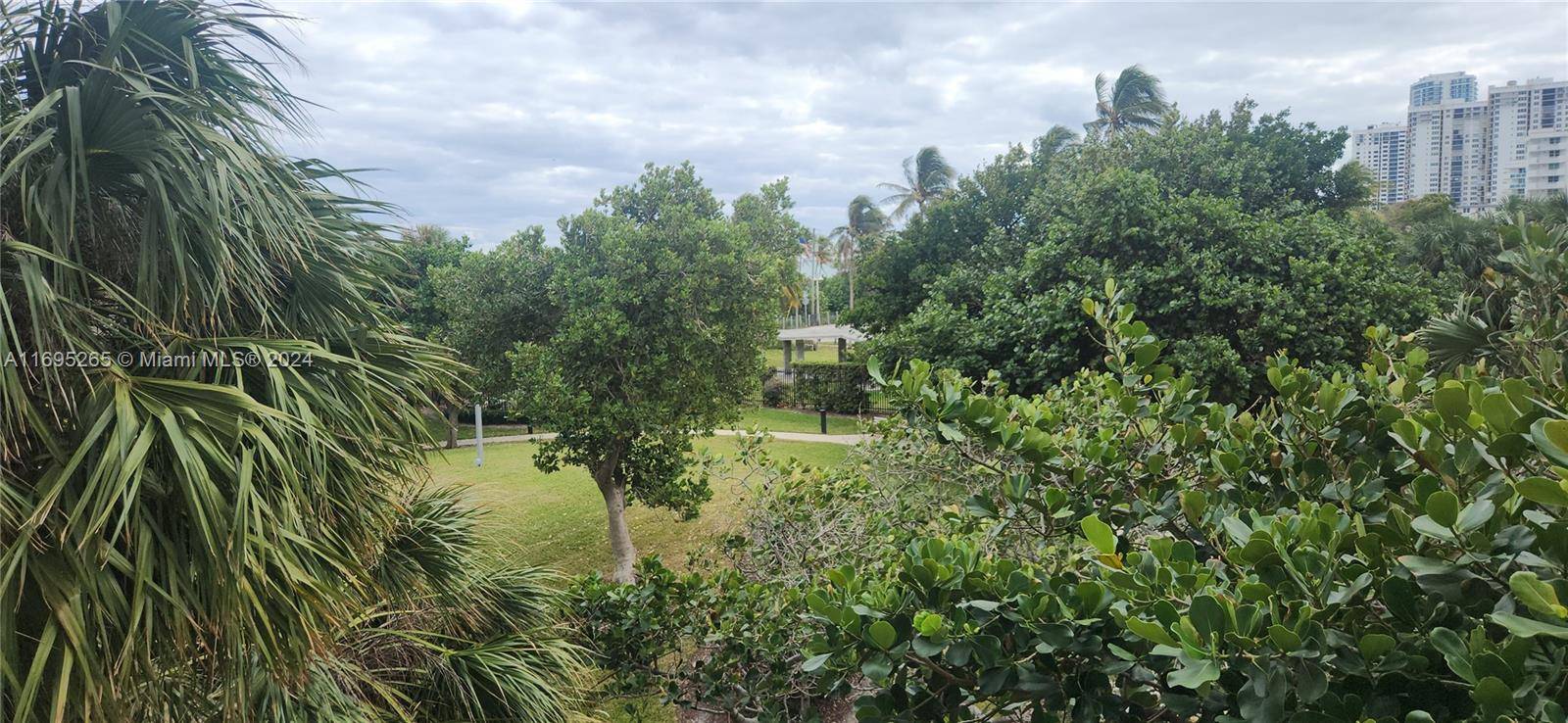 Hollywood, FL 33019,1201 S Ocean Dr #304S
