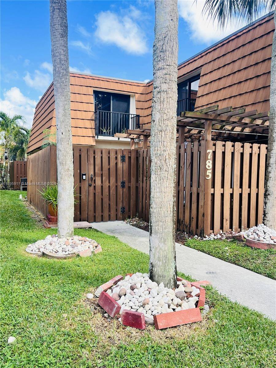 Davie, FL 33325,785 SW 120th Way #785