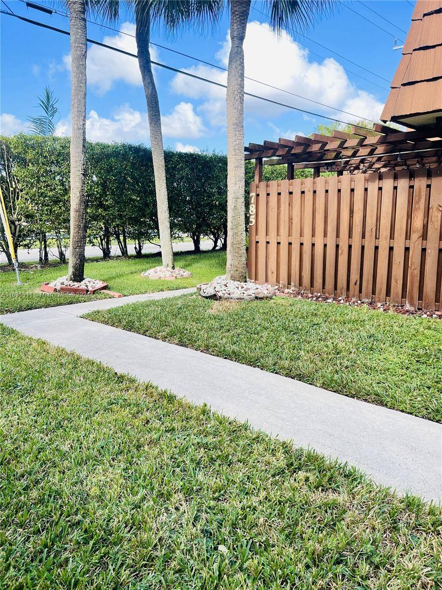 Davie, FL 33325,785 SW 120th Way #785