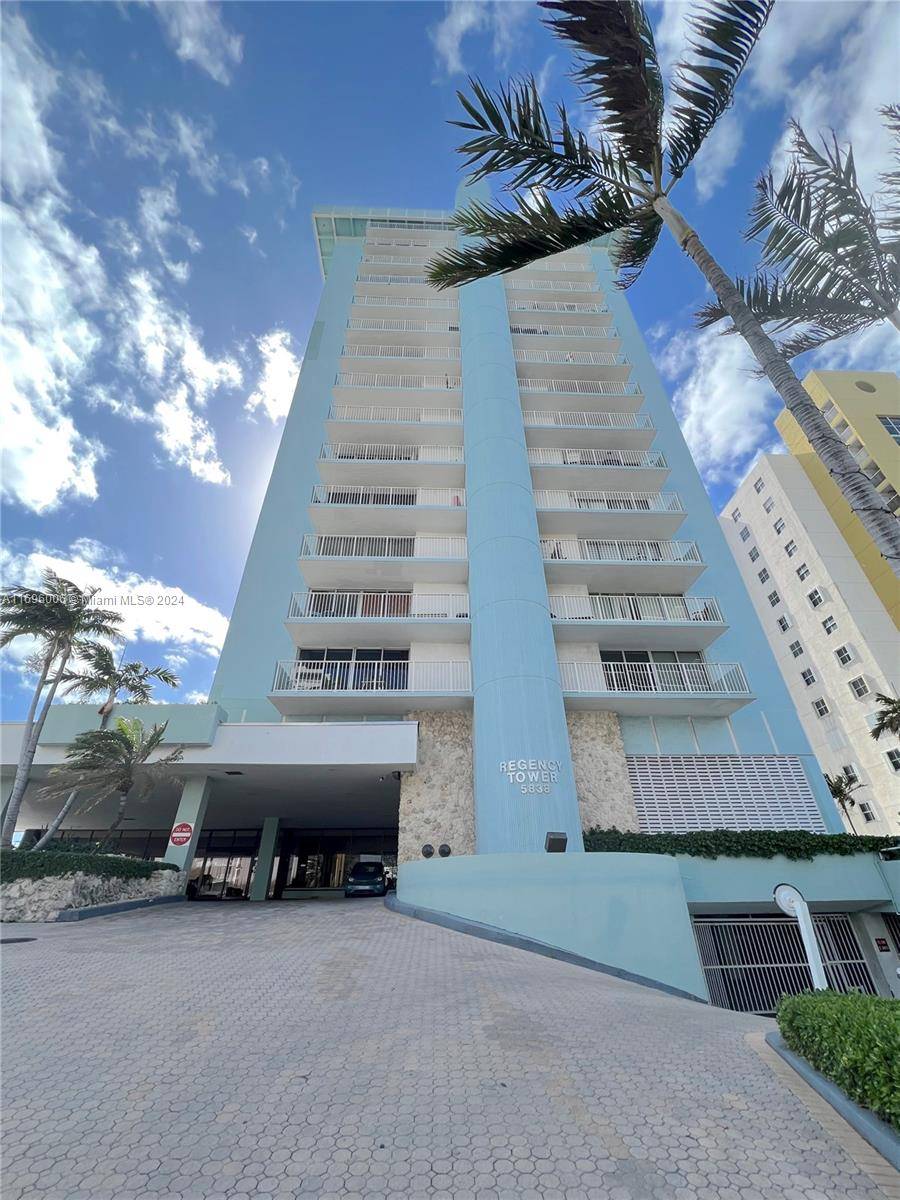 Miami Beach, FL 33140,5838 Collins Ave #2F