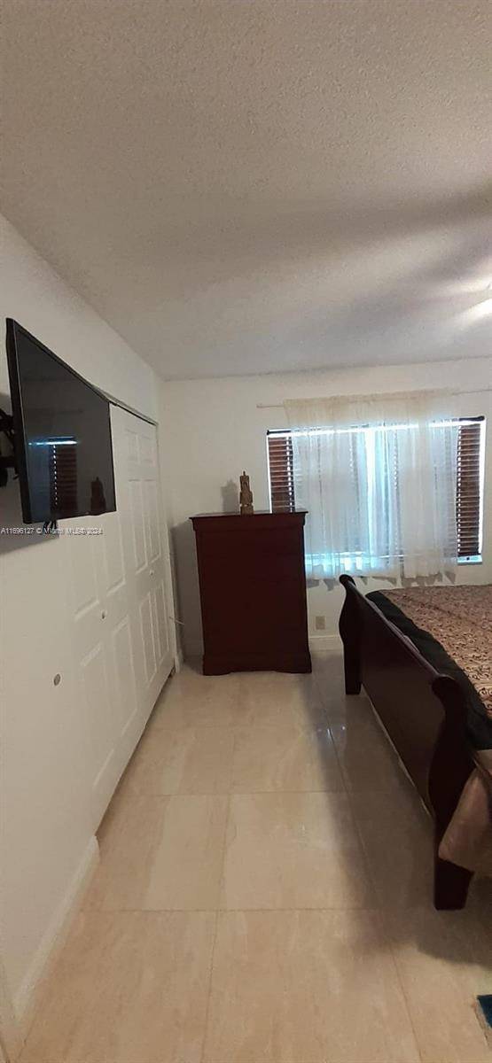 Hallandale Beach, FL 33009,3181 S Ocean Dr #208