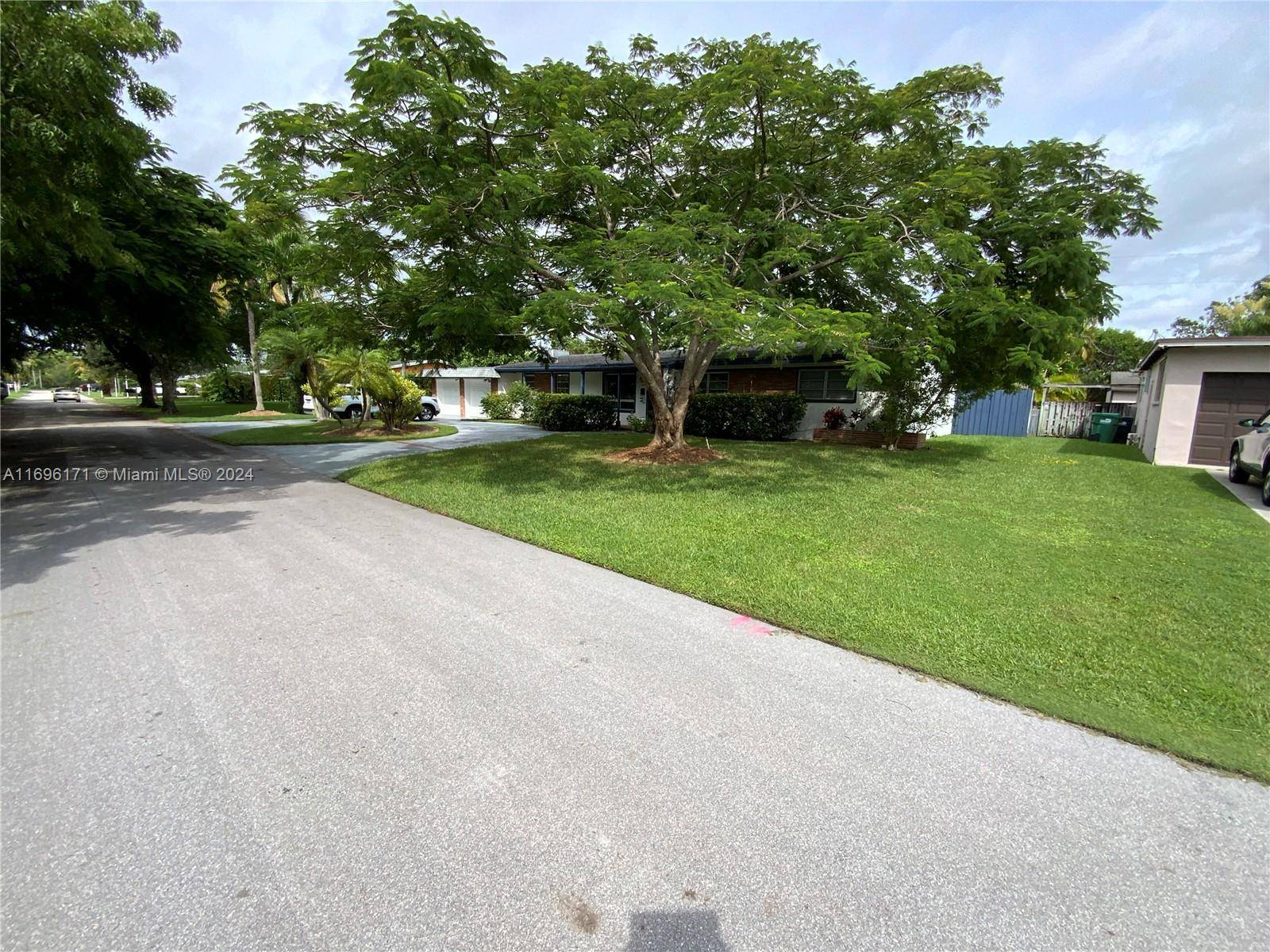 Palmetto Bay, FL 33157,9221 SW 165th St
