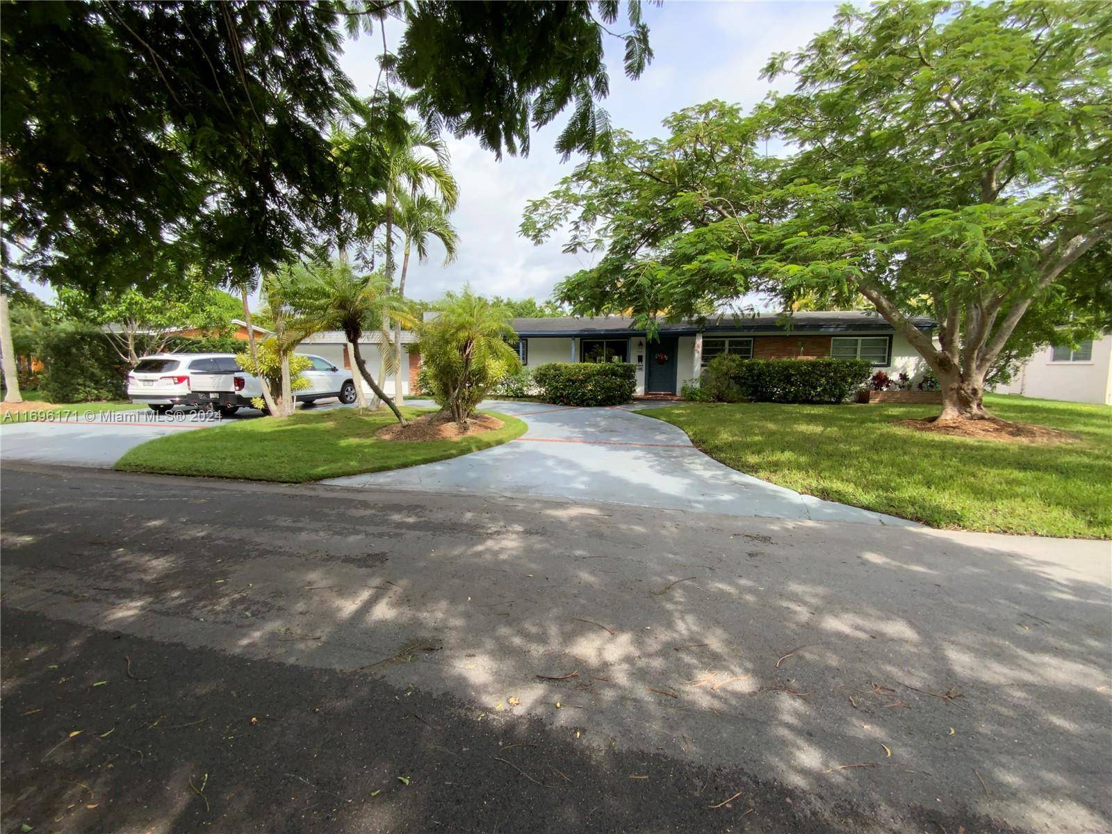 Palmetto Bay, FL 33157,9221 SW 165th St