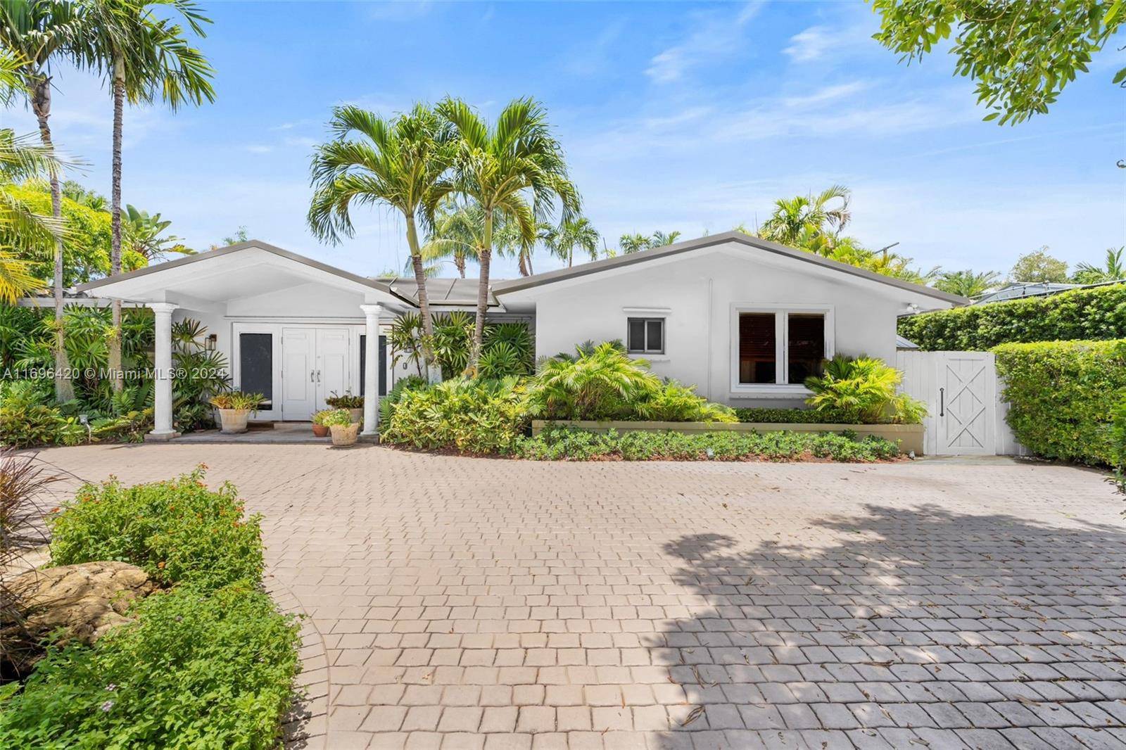 Key Biscayne, FL 33149,270 Cypress Dr