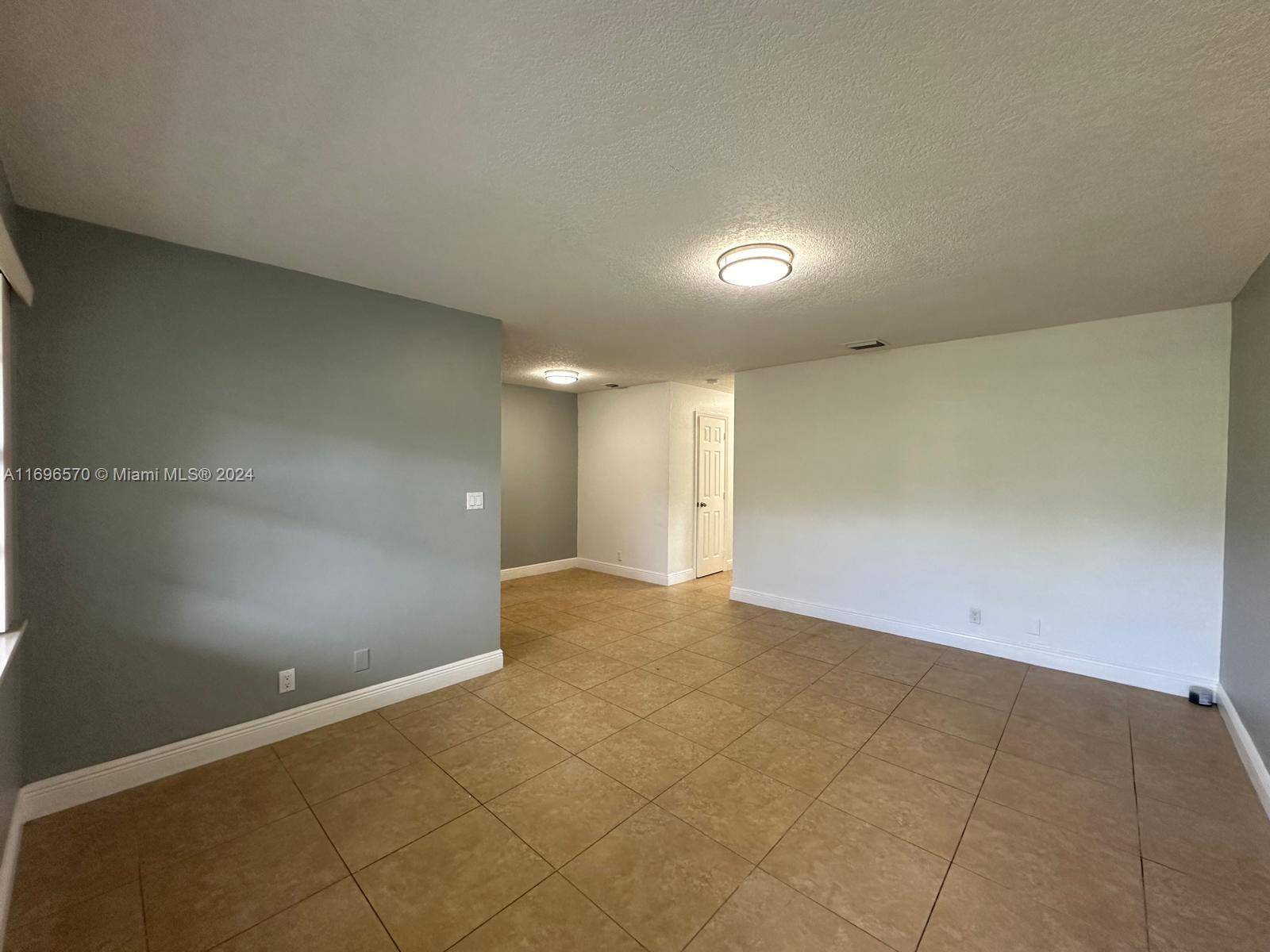 Pompano Beach, FL 33064,2900 NE 17th Ave #216