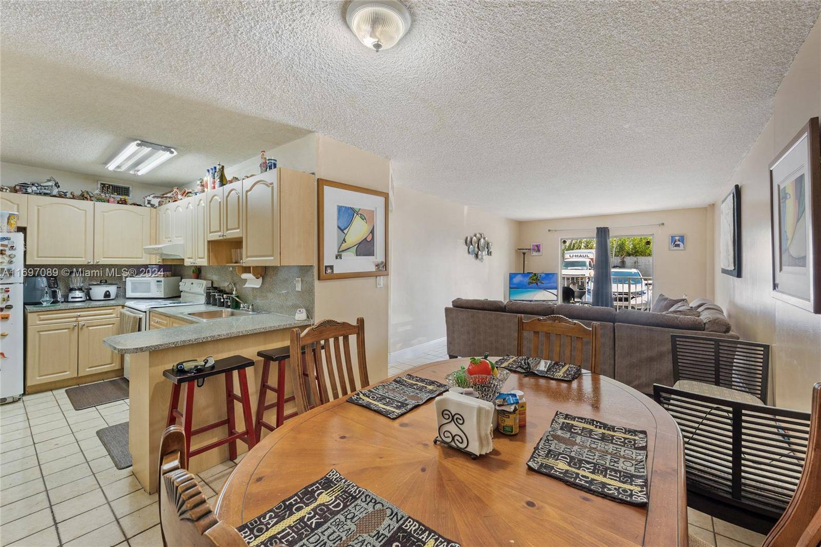 North Miami Beach, FL 33160,16465 NE 22nd Ave #120