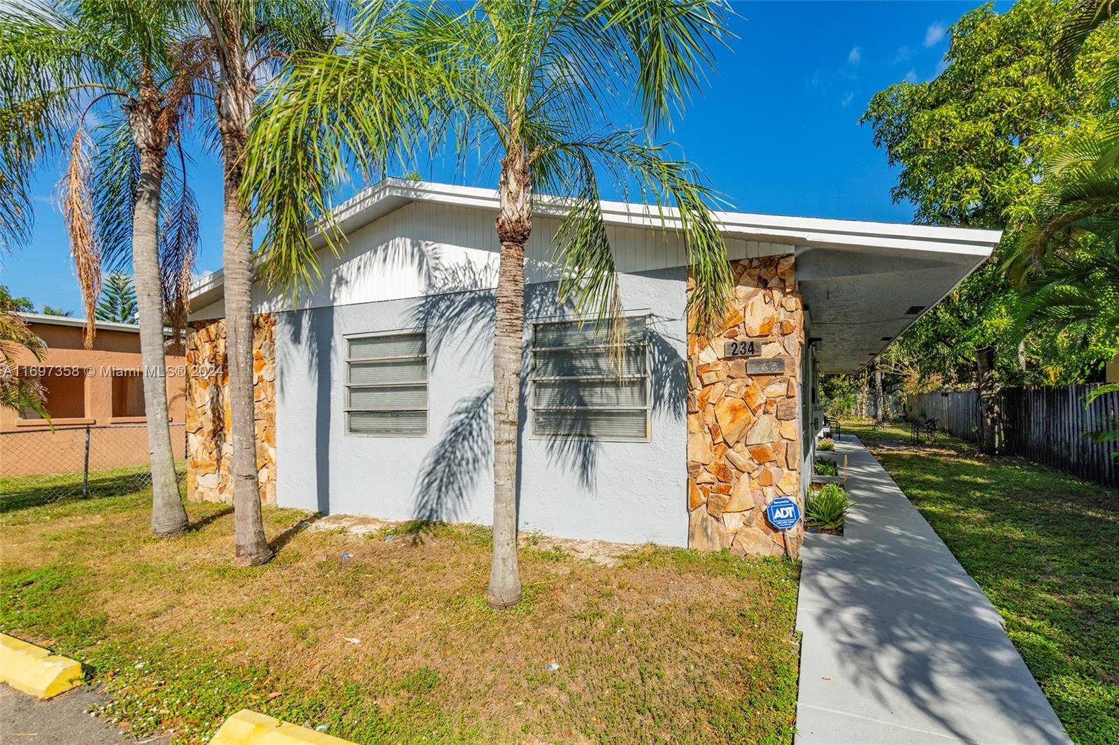 Dania Beach, FL 33004,234 SW 4th St