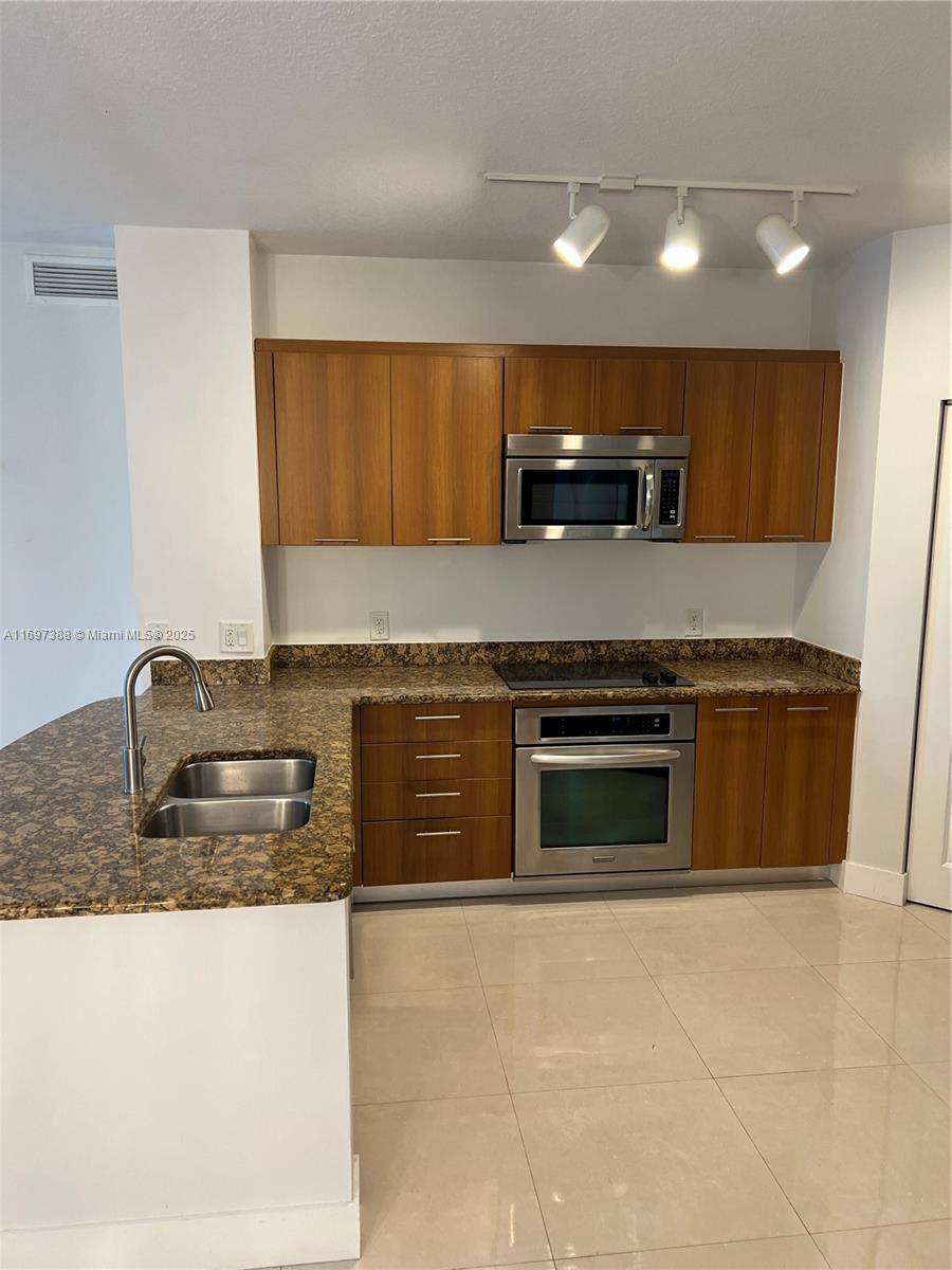 Plantation, FL 33324,510 NW 84th Ave #528