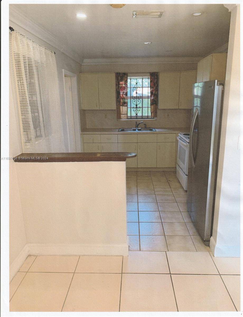 Miami Gardens, FL 33169,421 NW 184th Ter