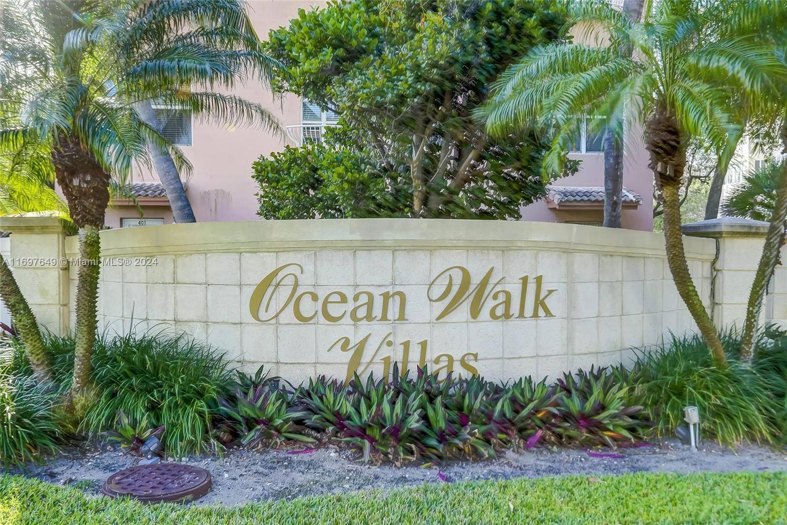 Lauderdale By The Sea, FL 33062,2039 Oceanwalk Ter #401