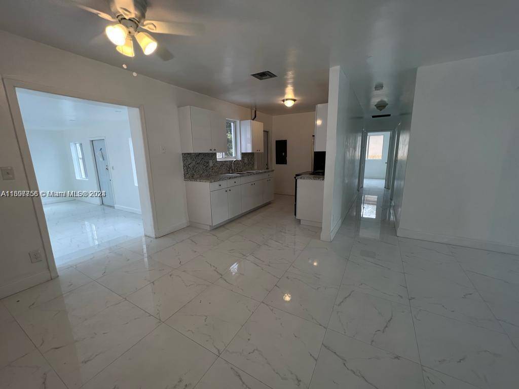 North Miami Beach, FL 33162,921 NE 154th St #.