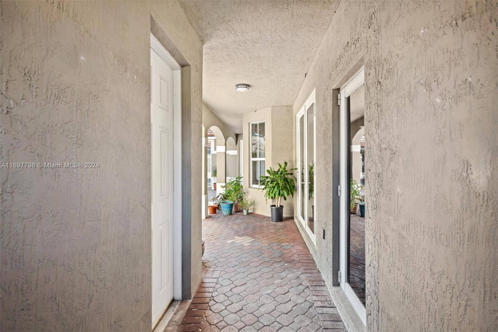 Palmetto Bay, FL 33157,9030 SW 162nd St
