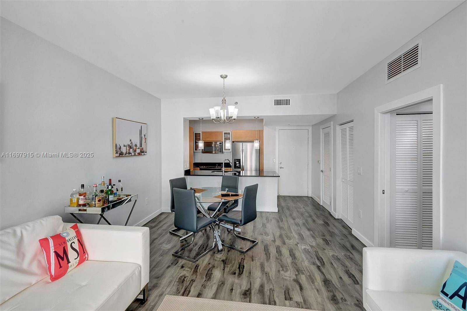 Miami, FL 33131,950 Brickell Bay Dr #1102