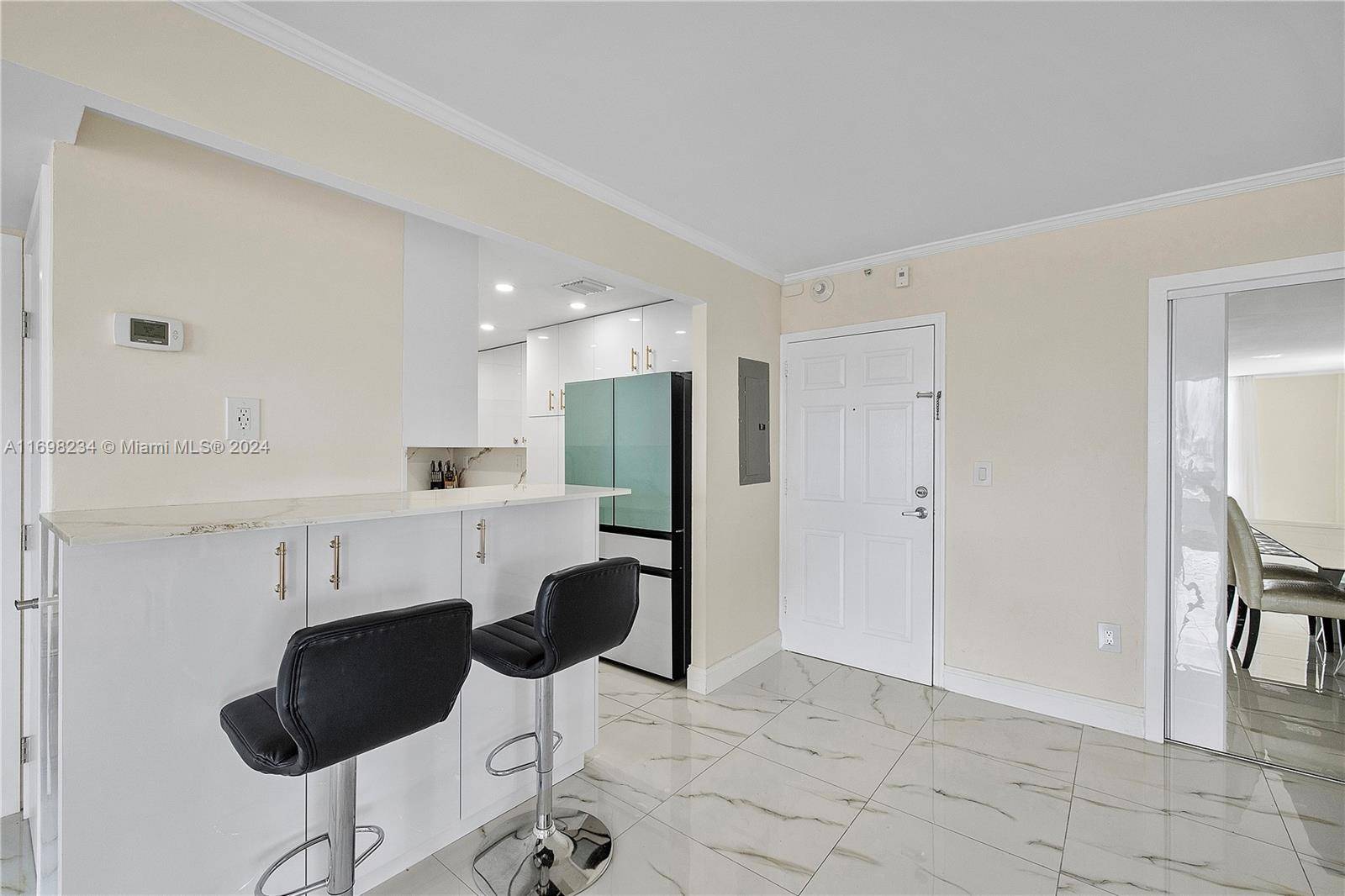 Bay Harbor Islands, FL 33154,10350 W Bay Harbor Dr #7H