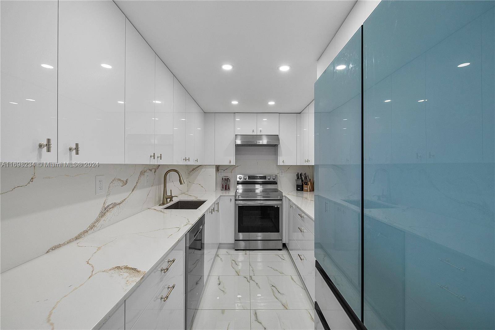 Bay Harbor Islands, FL 33154,10350 W Bay Harbor Dr #7H