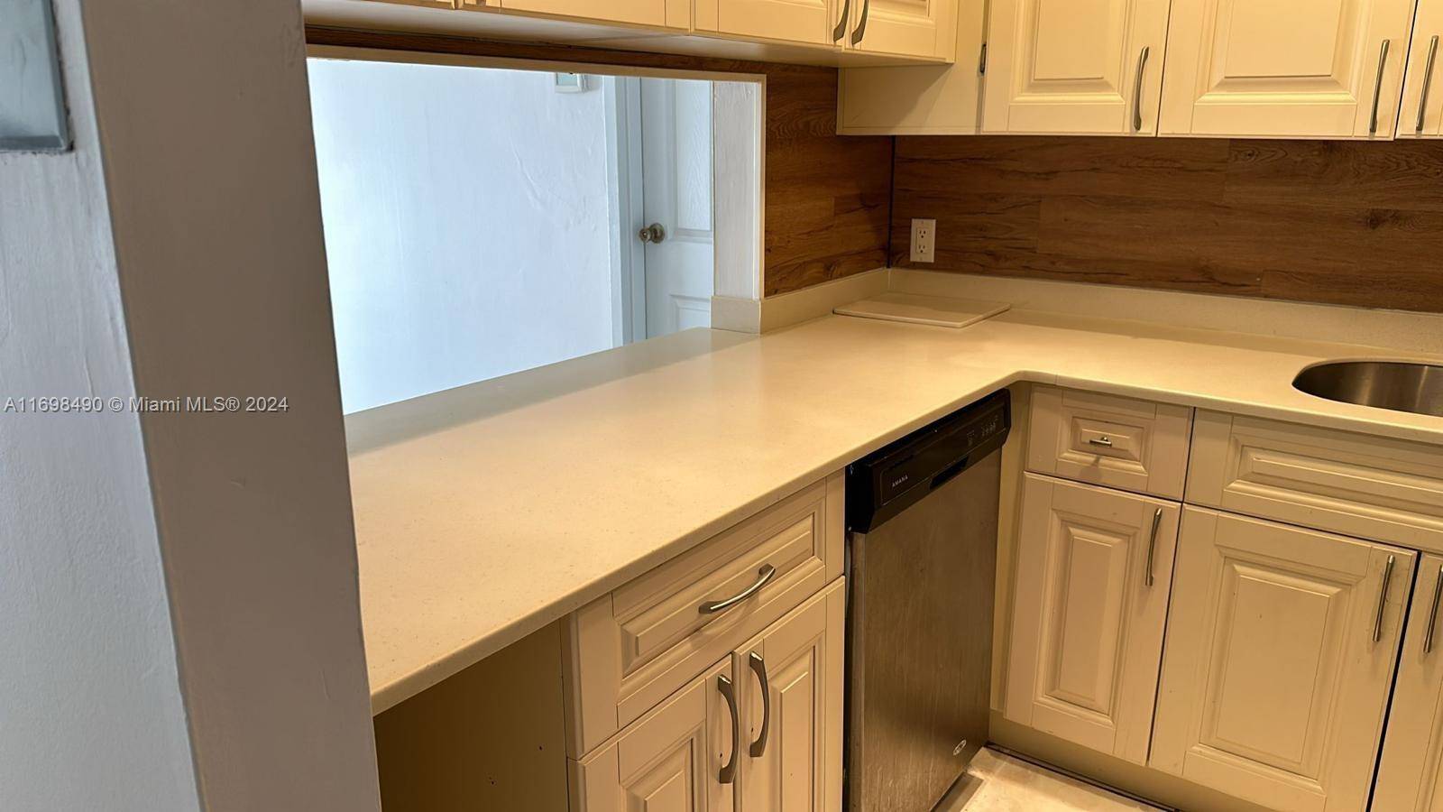 Lauderdale Lakes, FL 33313,4848 NW 24th Ct #210