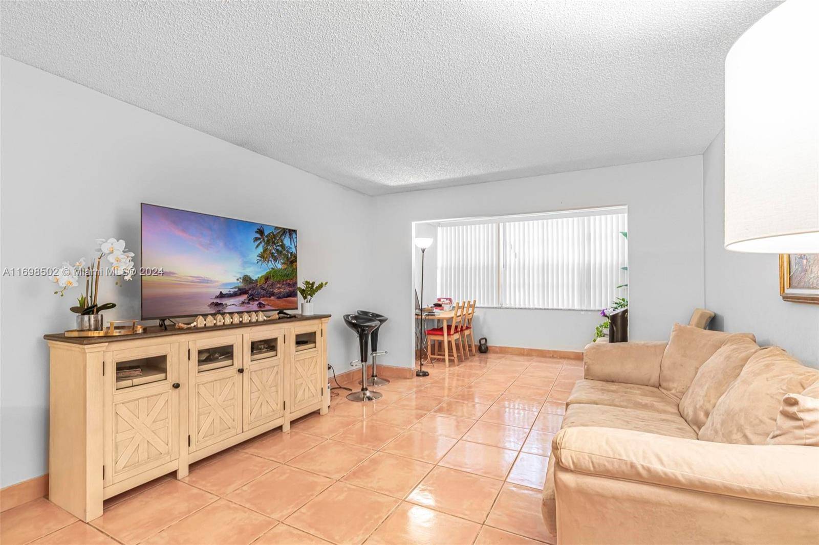 Plantation, FL 33317,6600 Cypress Rd #105