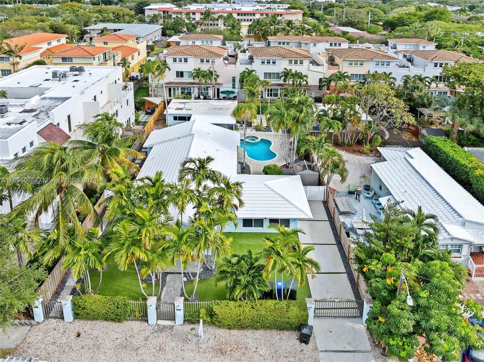 Fort Lauderdale, FL 33304,614 NE 10th Ave