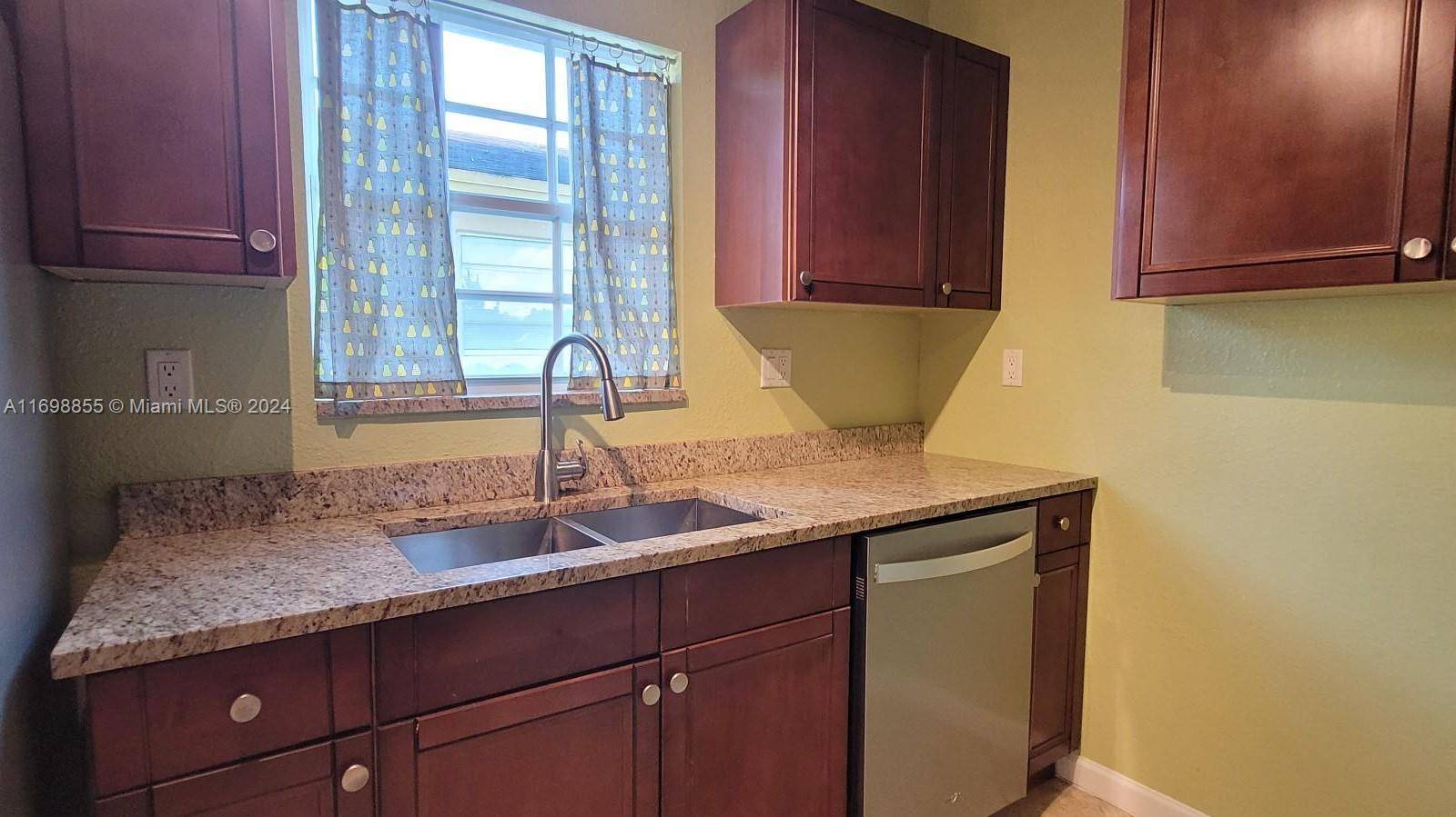 Hollywood, FL 33021,5829 Grant St #5829