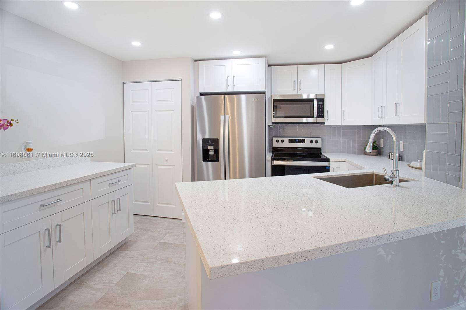 Delray Beach, FL 33446,7527 S Oriole Blvd #101
