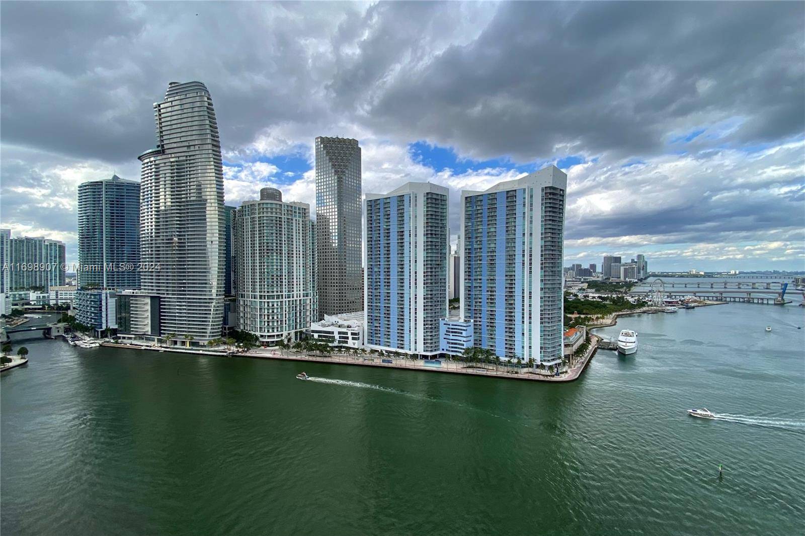 Miami, FL 33131,888 Brickell Key Dr #2512