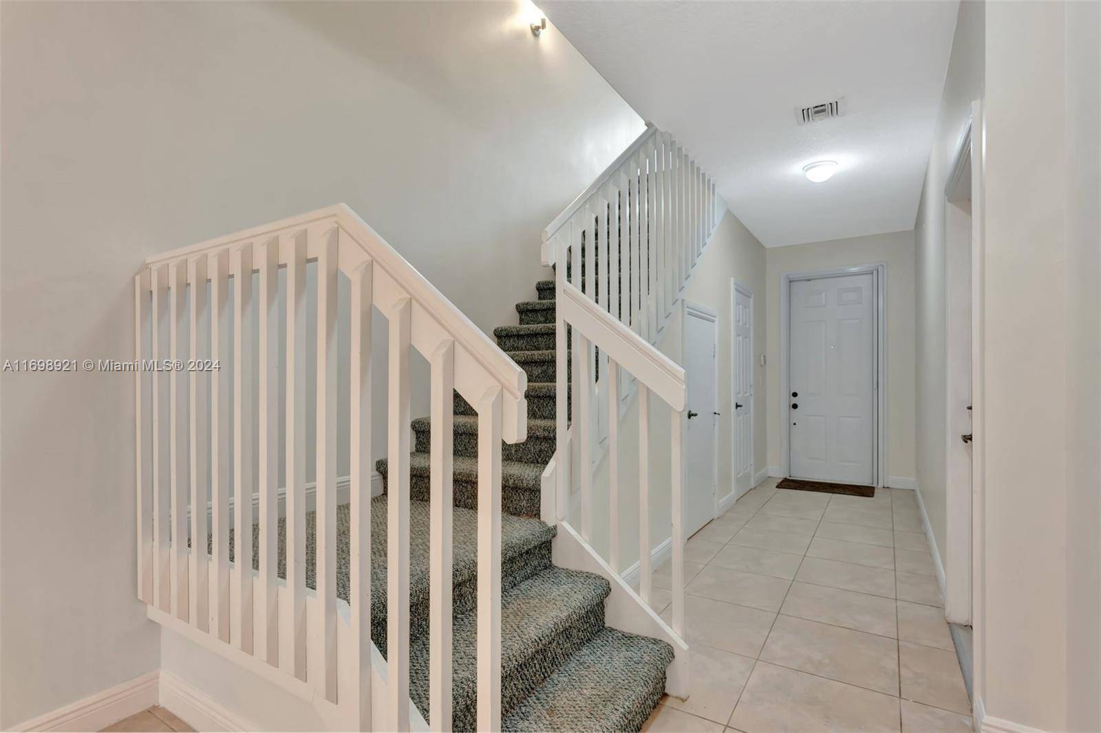 Fort Lauderdale, FL 33316,618 SE 13th St