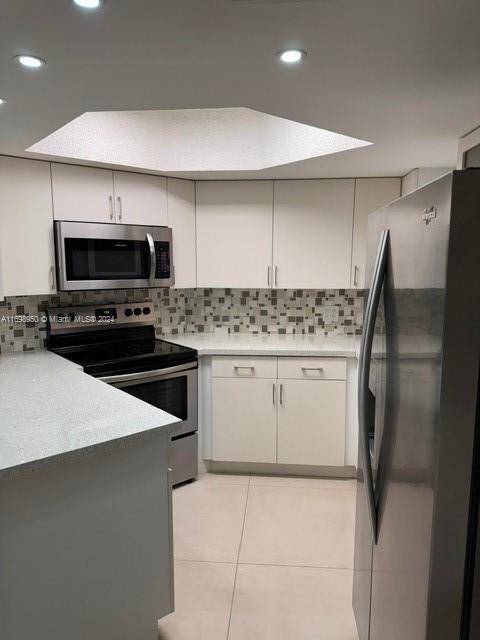 Doral, FL 33166,8343 Lake Dr #308