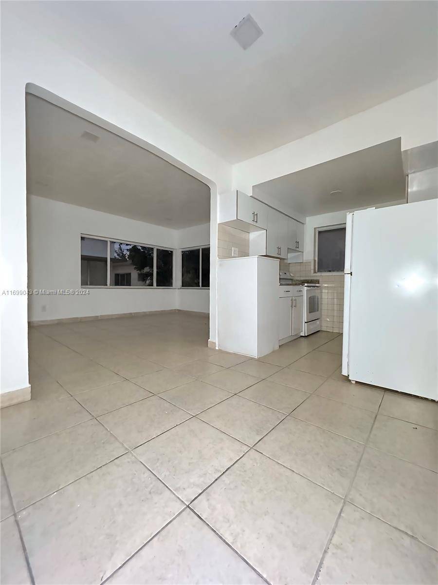 Miami Beach, FL 33141,7629 Dickens Ave #8