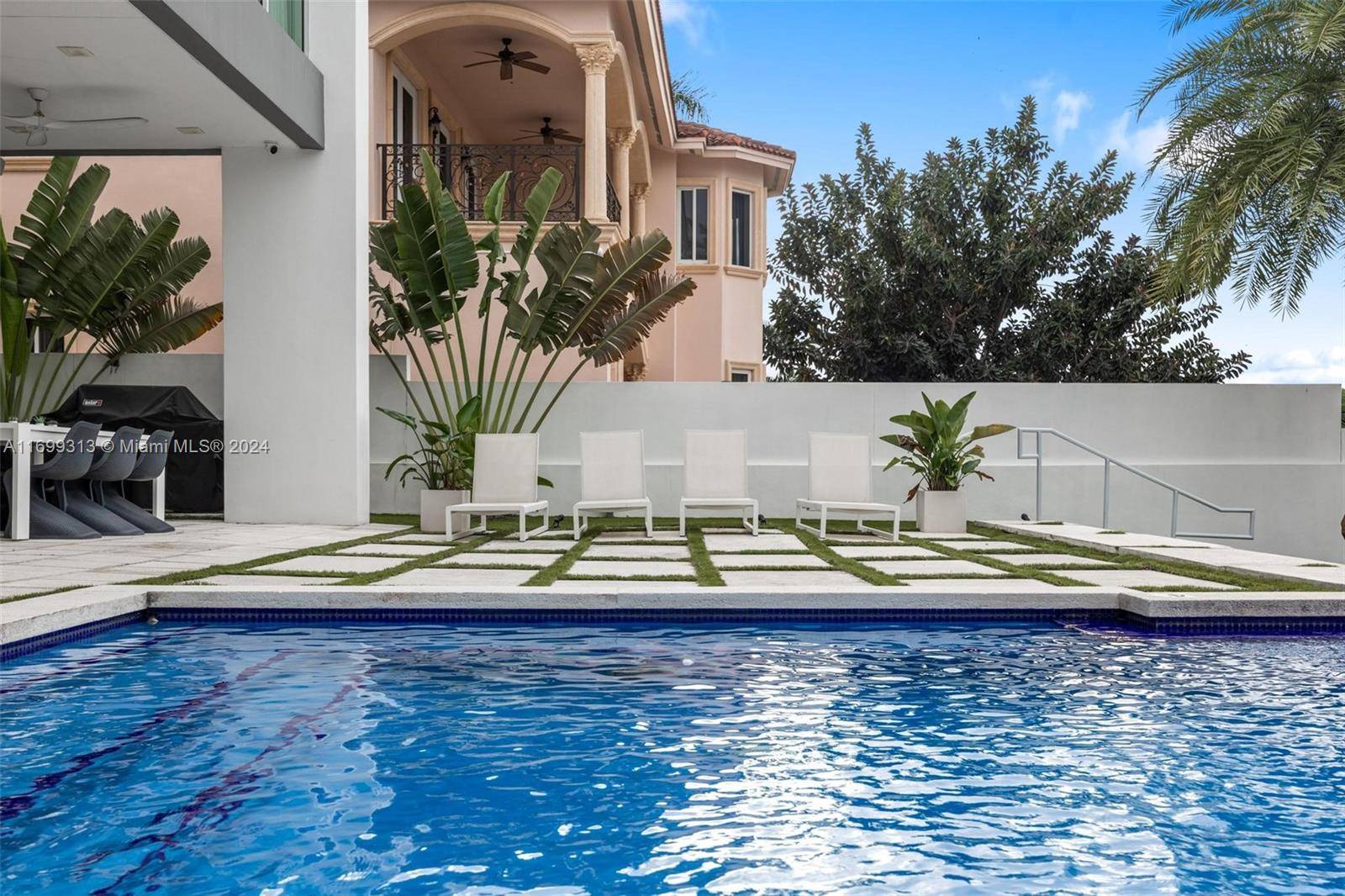Sunny Isles Beach, FL 33160,323 Atlantic Ave #Na