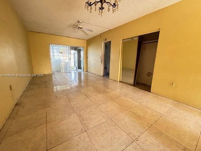 Miami, FL 33179,285 NE 191st St #2903