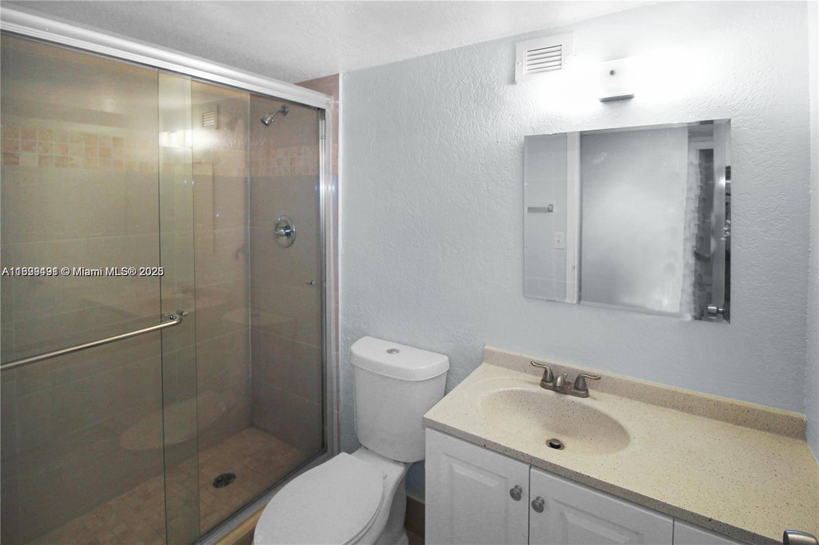 Sunny Isles Beach, FL 33160,17021 N Bay Rd #105