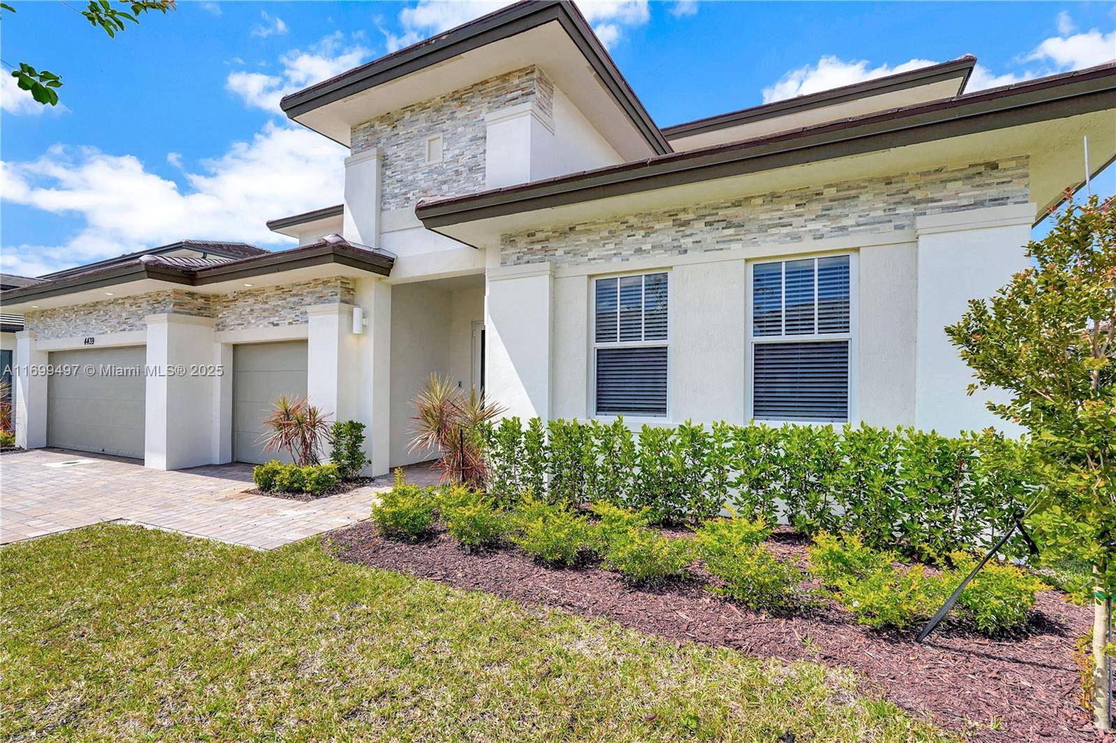 Davie, FL 33330,4439 SW 122nd Ter