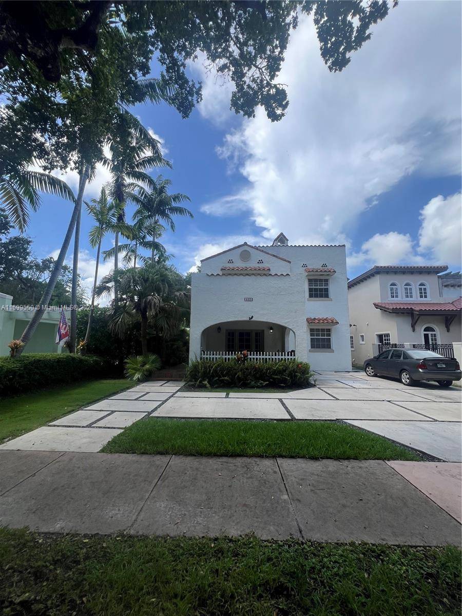 Coral Gables, FL 33134,502 Madeira Ave #up