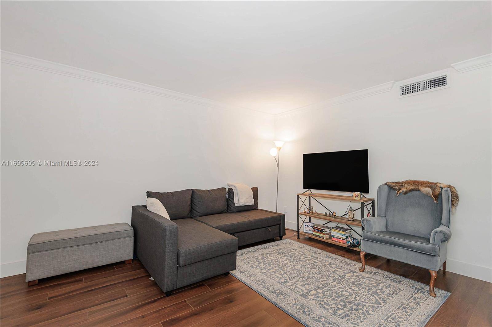 Miami, FL 33133,3245 Virginia St #50