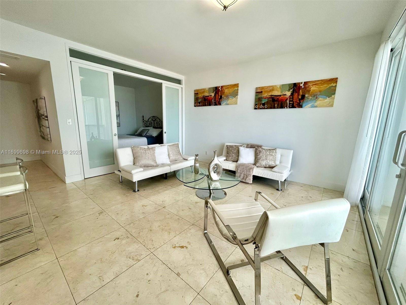 Miami Beach, FL 33139,100 Lincoln Rd #PH14
