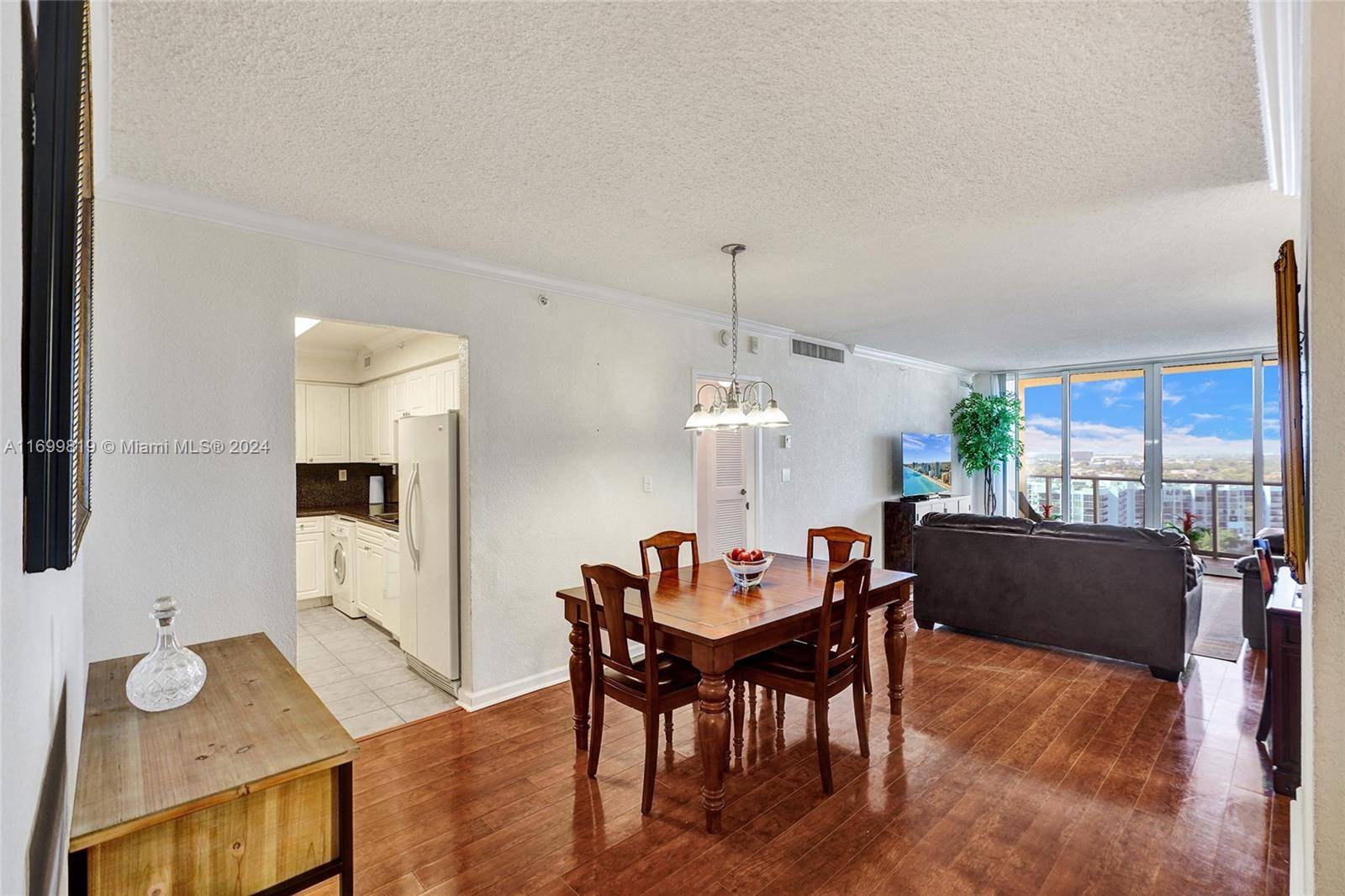 Hollywood, FL 33019,2501 S Ocean Dr #1628