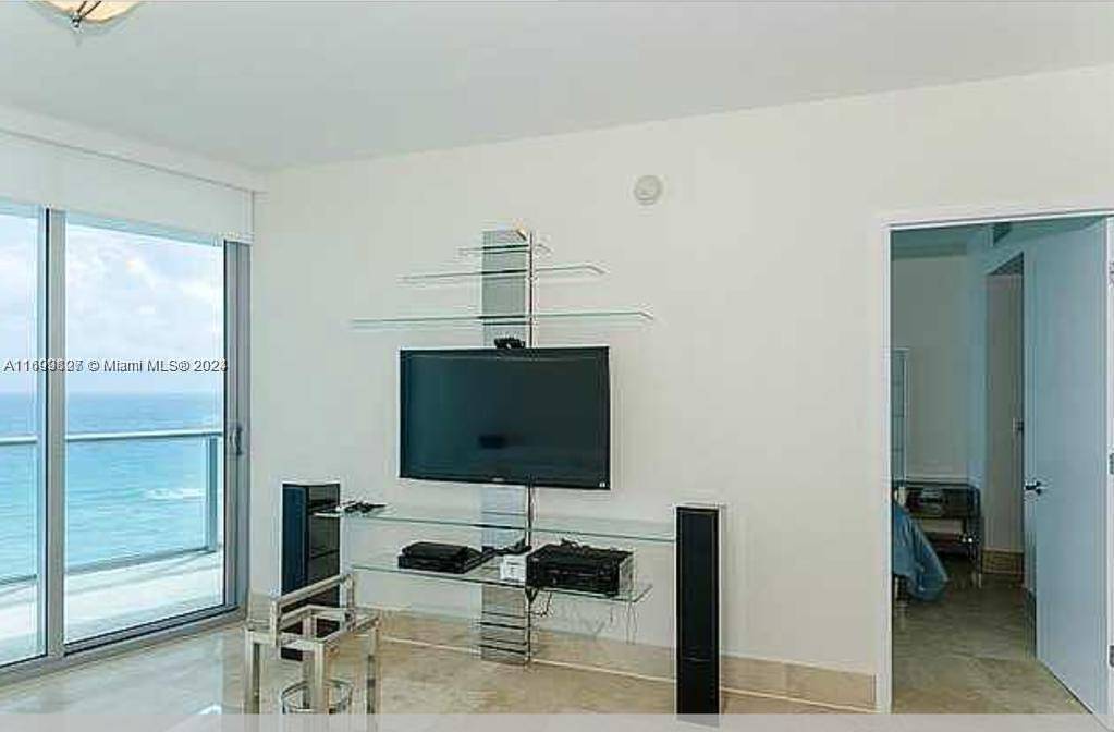 Sunny Isles Beach, FL 33160,17001 Collins Ave #1006