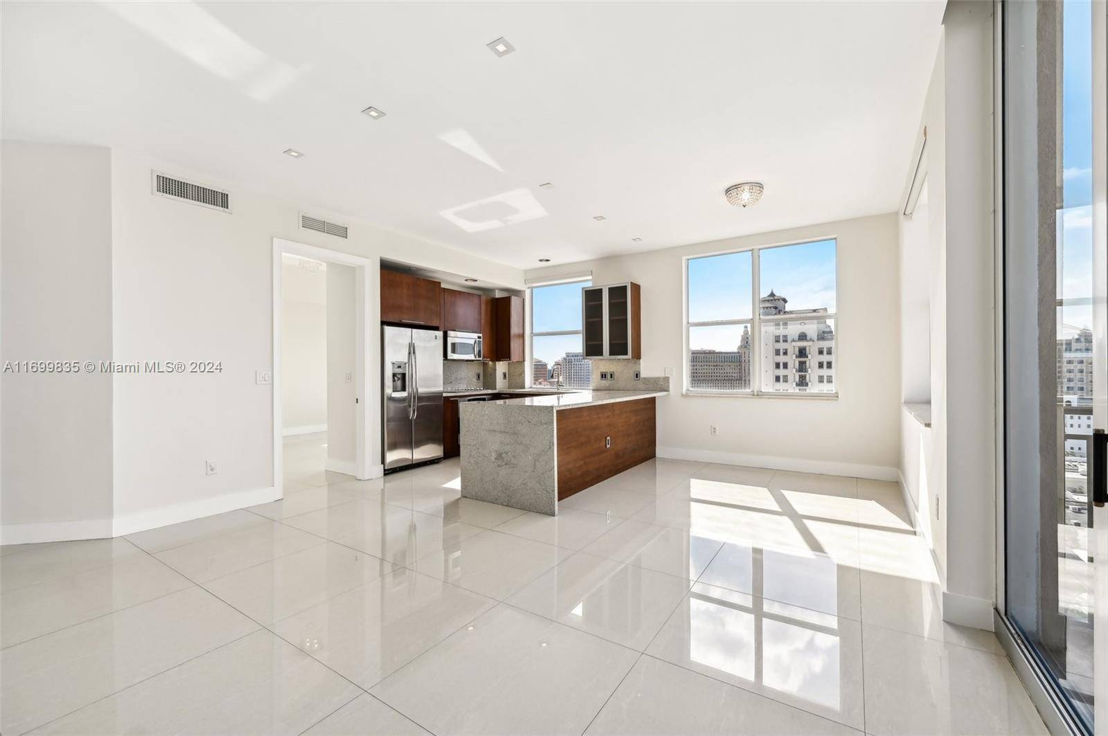 Coral Gables, FL 33134,1607 Ponce De Leon Blvd #14B