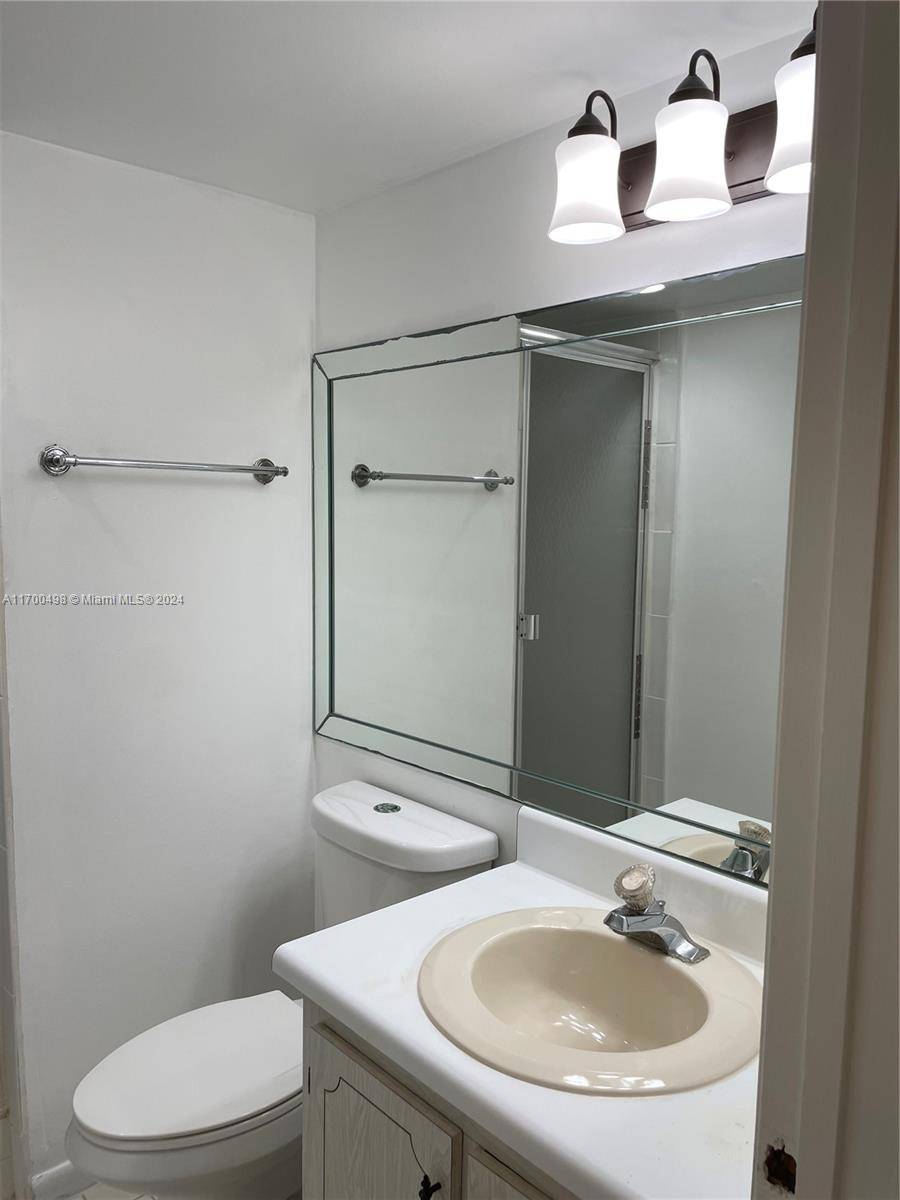 Boca Raton, FL 33428,9235 SW 8th St #406