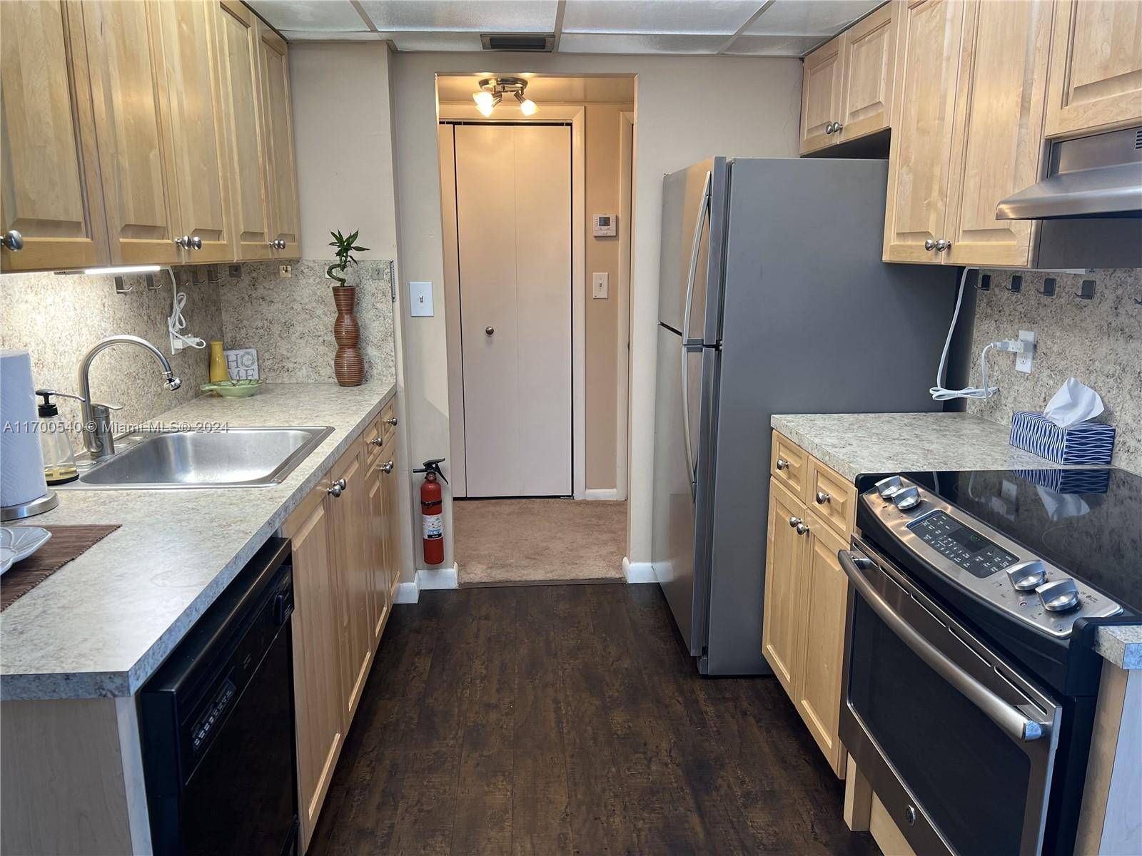 North Miami Beach, FL 33162,16450 Miami Dr #106