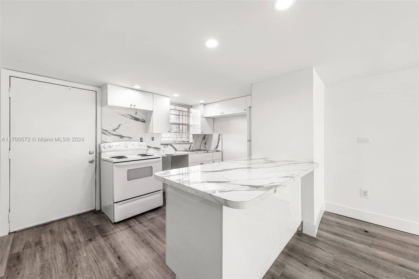 Miami, FL 33161,1461 NE 150th St #103