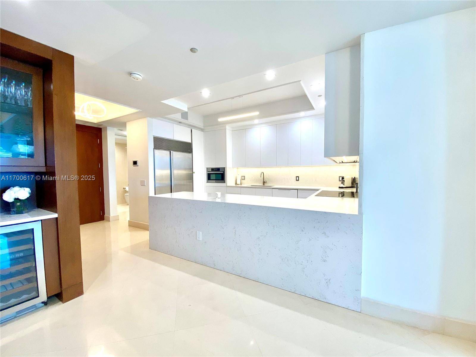 Miami Beach, FL 33139,100 S Pointe Dr #1207