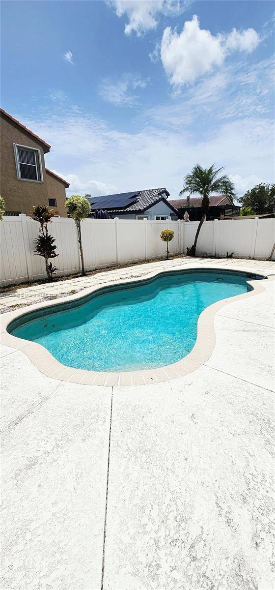 Miramar, FL 33029,17352 SW 18th St