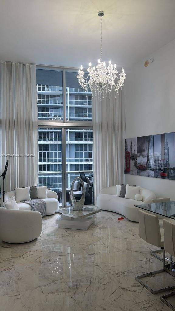 Miami, FL 33131,475 Brickell Ave #2209