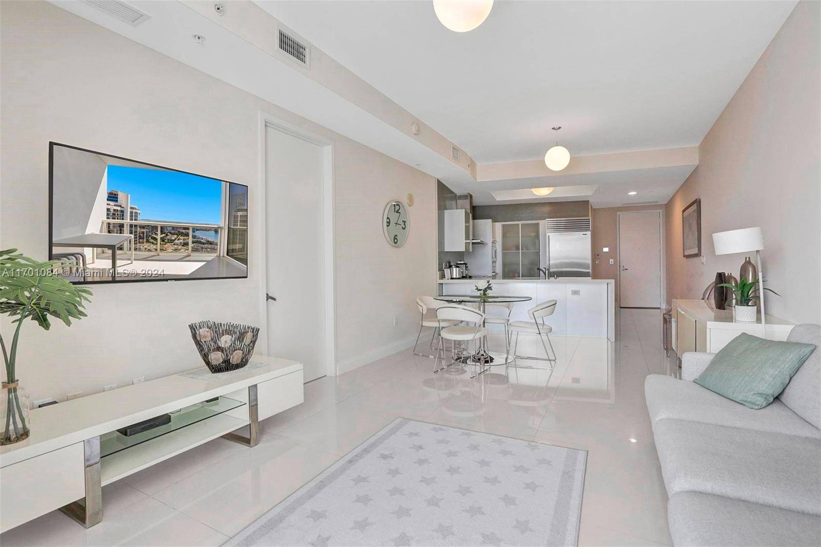 Sunny Isles Beach, FL 33160,18201 Collins Ave #5405