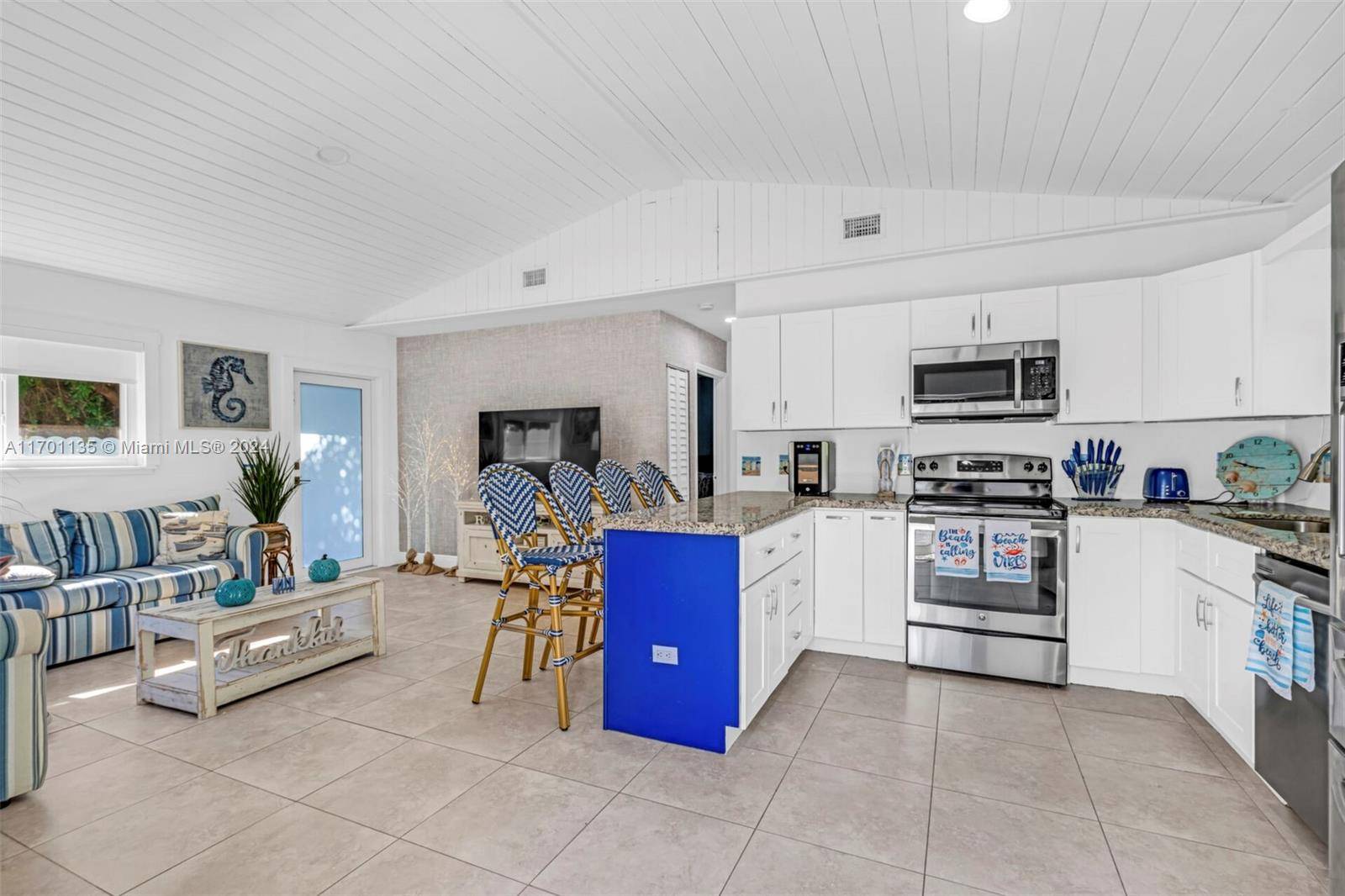 Key Largo, FL 33037,23 Susan St