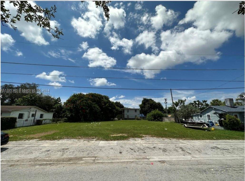 Miami, FL 33142,1624 NW 60th St